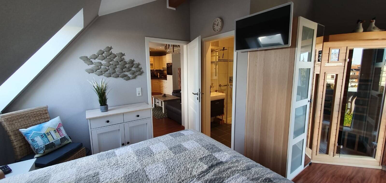 schlafzimmer_wide_hero-1-1 Schlafzimmer der Ferienwohnung