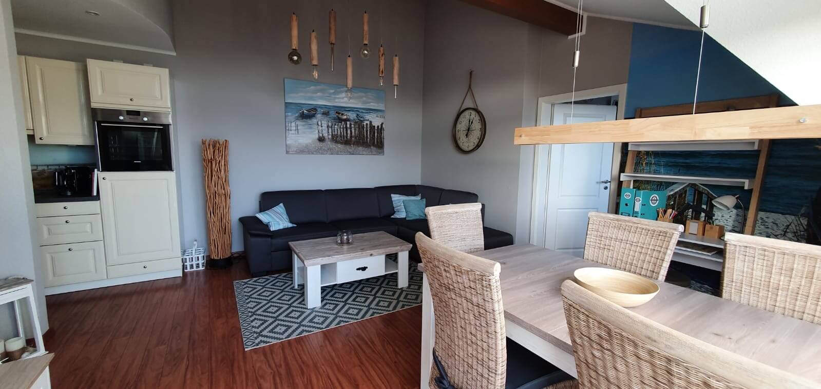 wohnzimmer_wide_top2-1 Wohnzimmer der Ferienwohnung